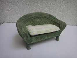 Puppenhausmöbel, Sofa mit Rattanoptik, Polyresin (Kunstharz)