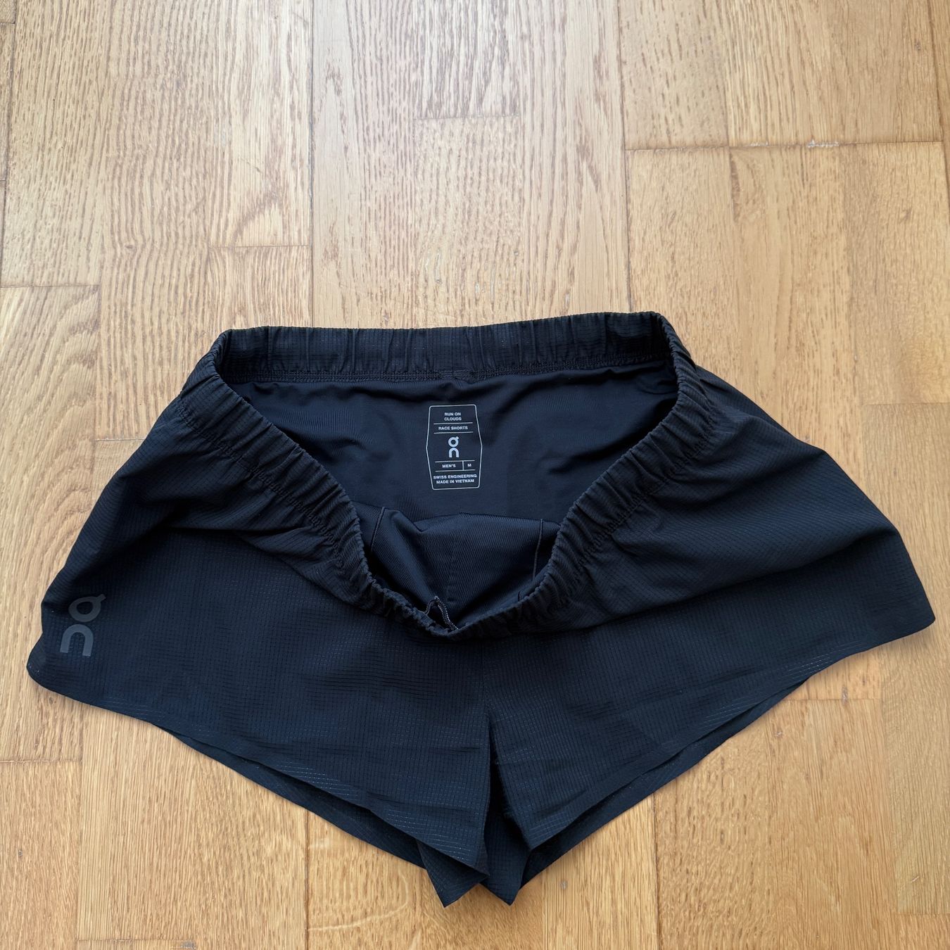 Pantalons: On Race Shorts – D'occasion à Uster par basquiat_ch 1