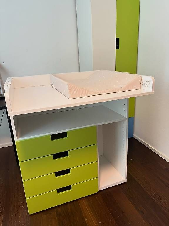 Tables à langer & accessoires: IKEA Stuva Wickeltisch – D'occasion à Uster par Nicolas_Rodriguez