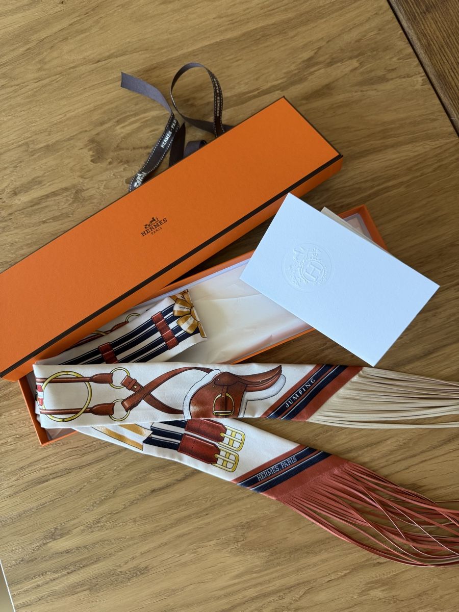 Hermès Foulards, Tücher & Schals: Hermès Twilly Fransen 100% Seide & Leder orange  – Neu und originalverpackt aus Zürich von janni_jj12 2