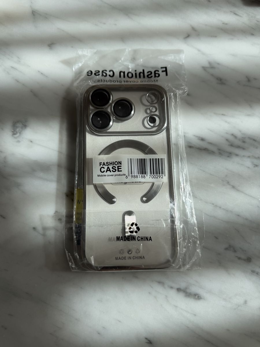 Coques & Protection écran: Iphone 17 pro / 18 pro Hülle  – Neuf avec emballage d'origine à Dinhard par zav_2ysk