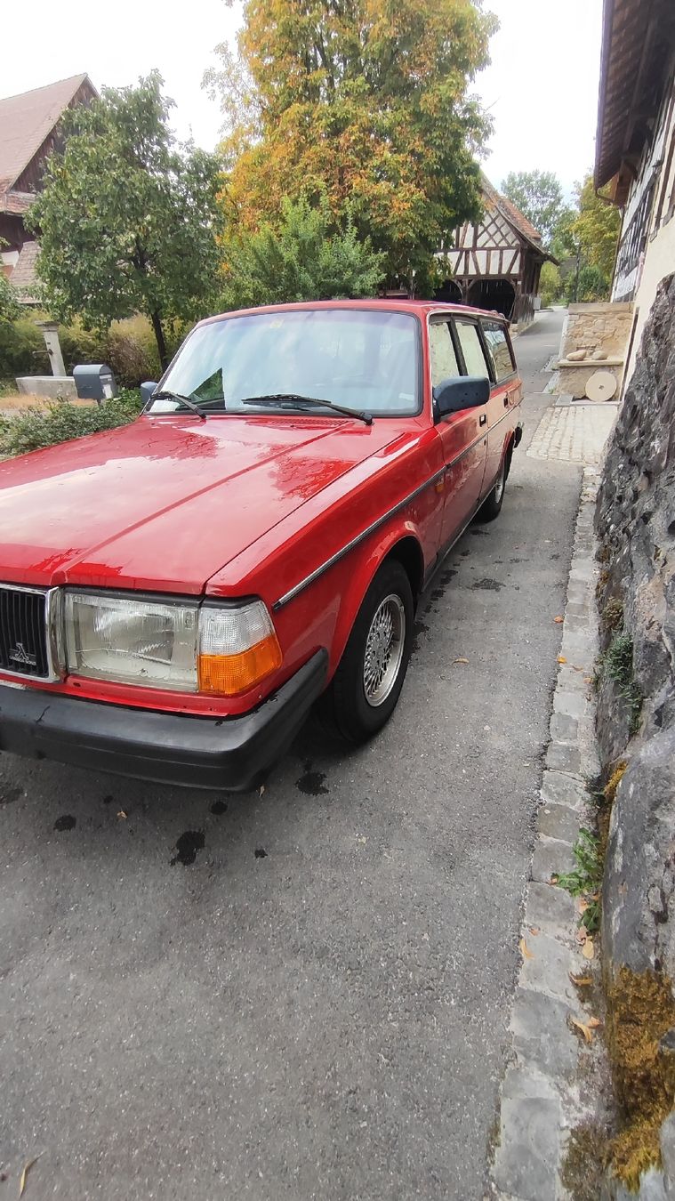 Volvo Autos: Volvo 240 Classic – D'occasion à Mettmenstetten par Anarim.m 1