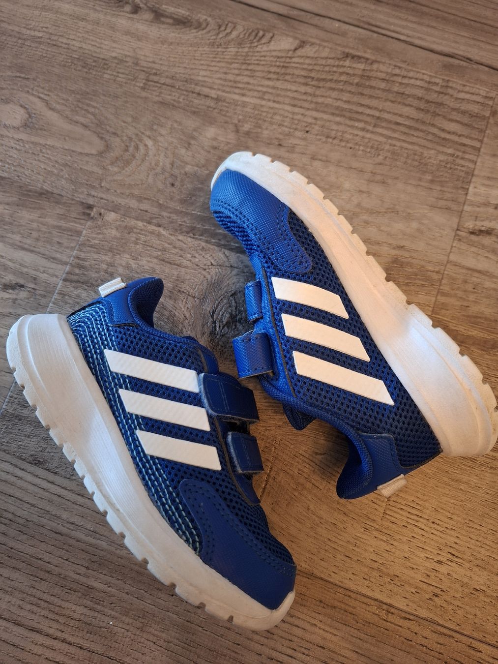 Chaussures garçon: Adidas Sneaker Grösse 25 – D'occasion à Winterthur par Ausmisten2026 1