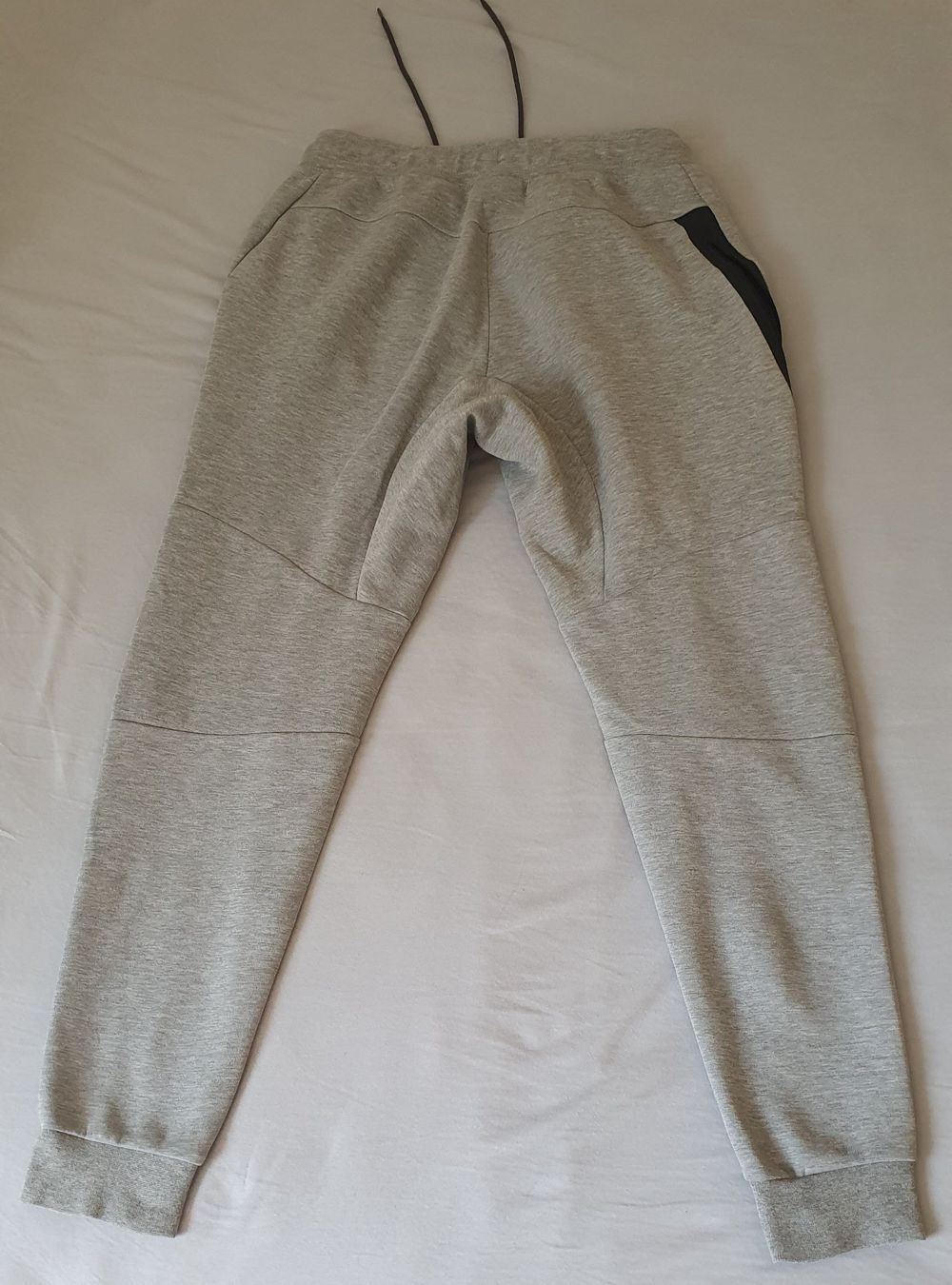 Nike Pantaloni: Nike hose Grösse M aber steht M – Usato da Maienfeld venduto da tobeyl2020 2