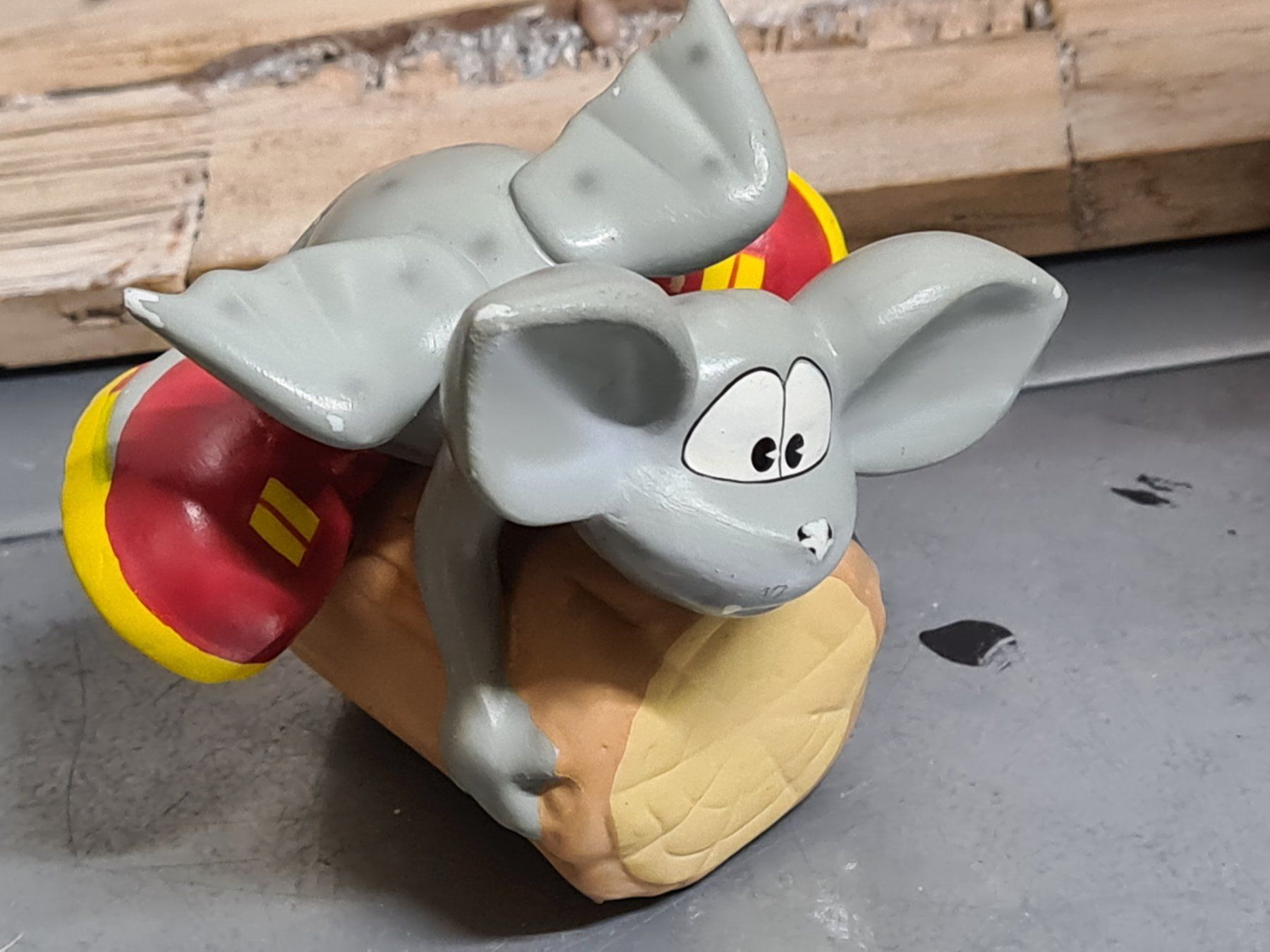 Tutte le decorazioni: Deko Keramik Figur , 8x8x6 cm – Usato da Amriswil venduto da kleindeko 1