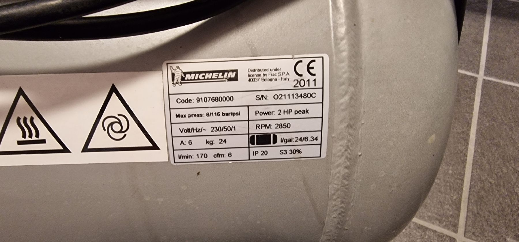 Compresseurs: Michelin Kompressor HP 2.0 Peak 2PS 230V silber/blau – D'occasion à mollis par Aragarn99 3