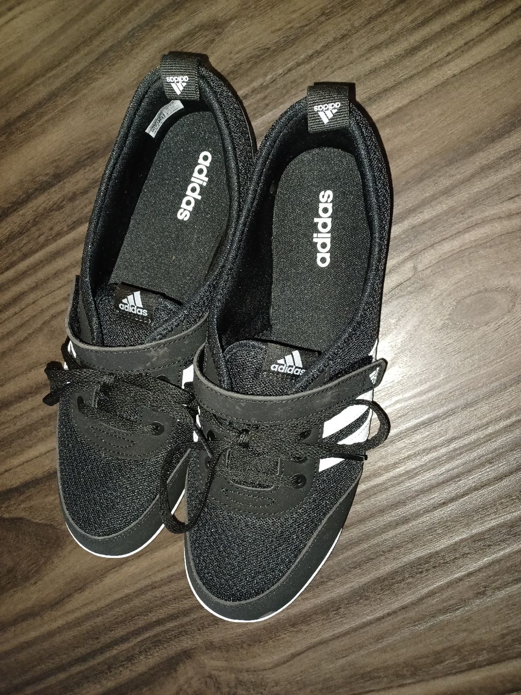 Scarpe da donna: Adidas Schuhe Gr . 42 – Nuovo (secondo la descrizione) da Hasle LU venduto da Bob86 1