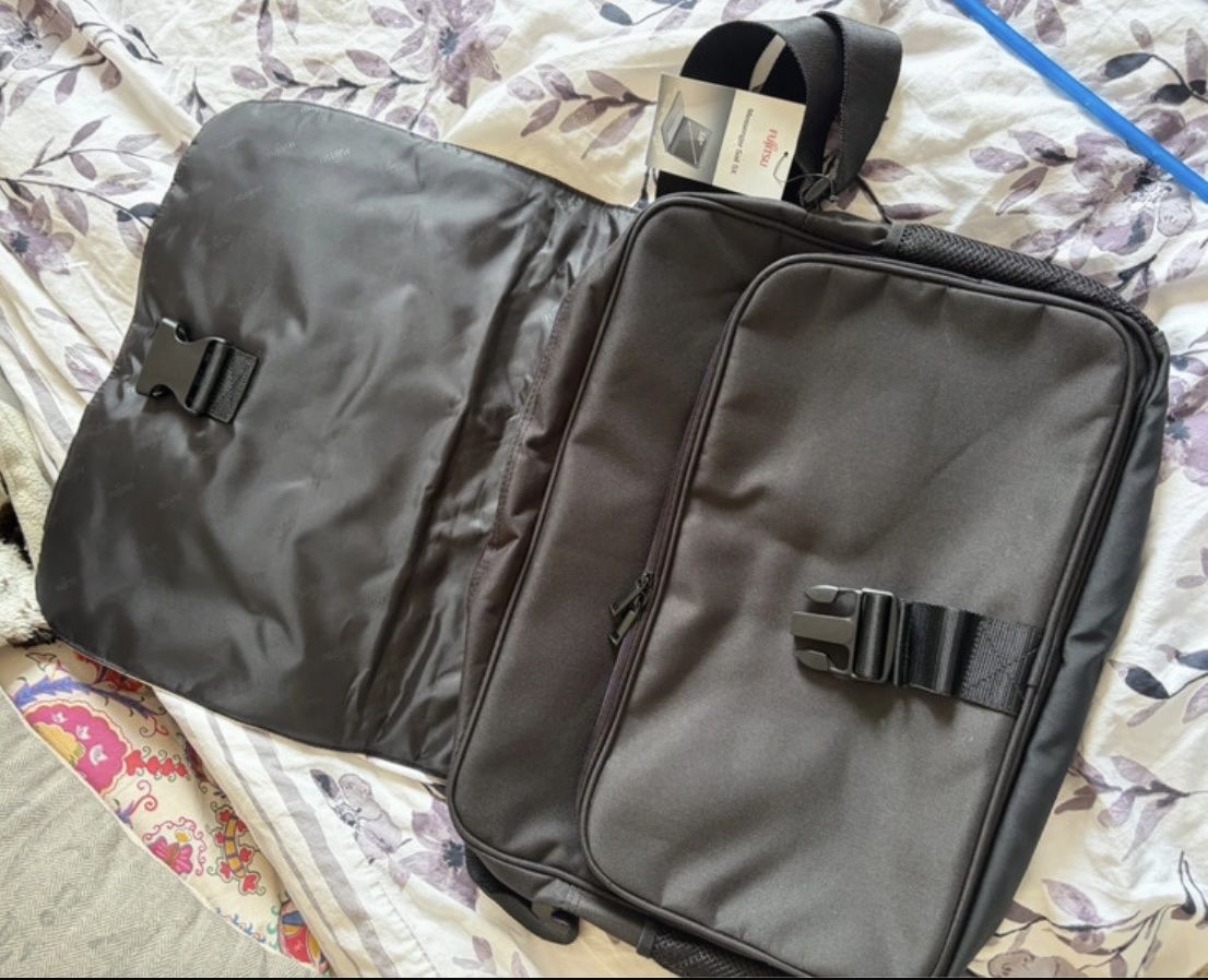 Fujitsu Sacs: Laptoptasche Neu – Neuf (Voir description) à Basel par Brunner.T 2