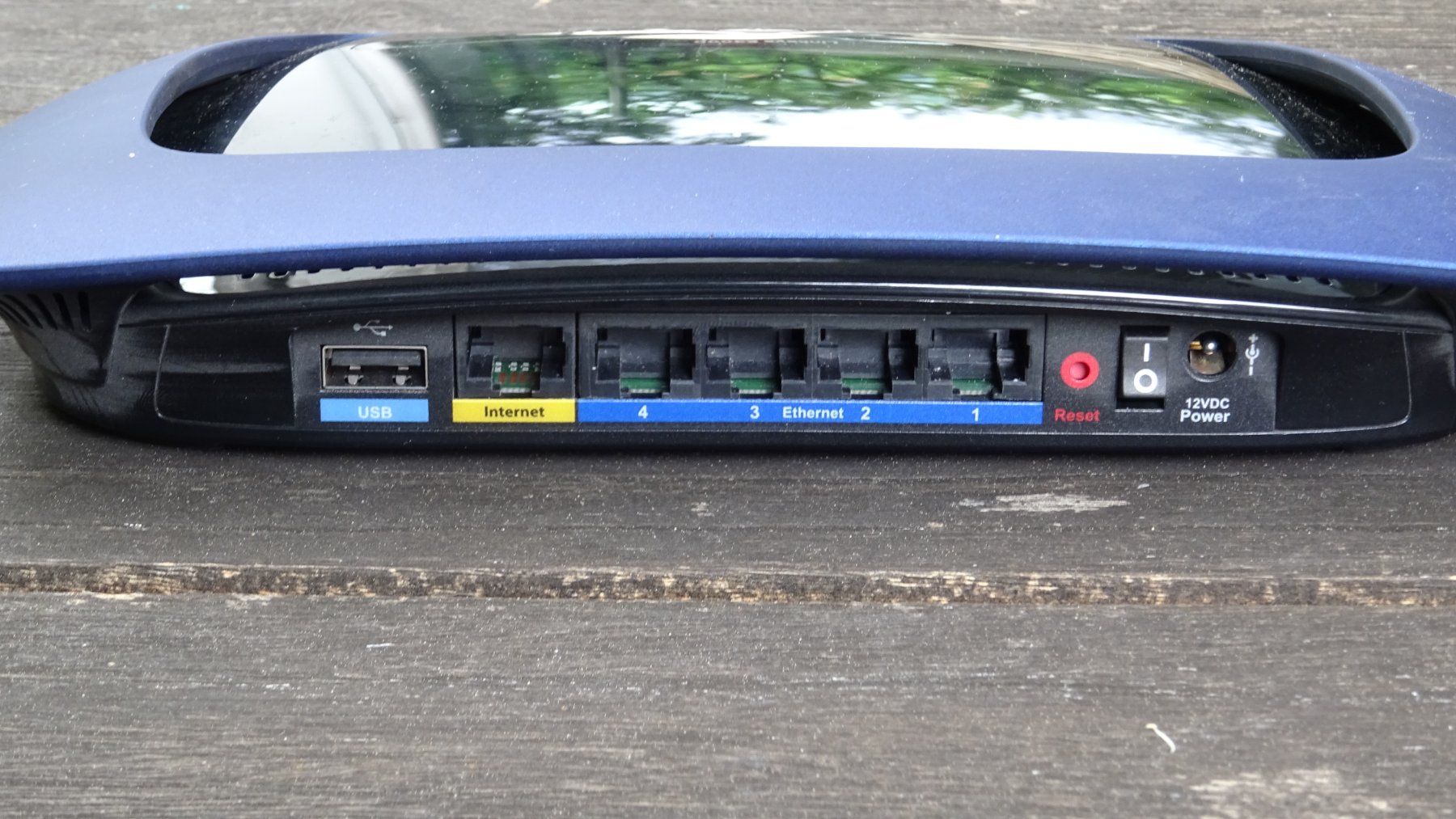Cisco Modems & Routeurs: Cisco 4-Port Gigabit Router E3000 – D'occasion à Riedholz par Leo.L 1