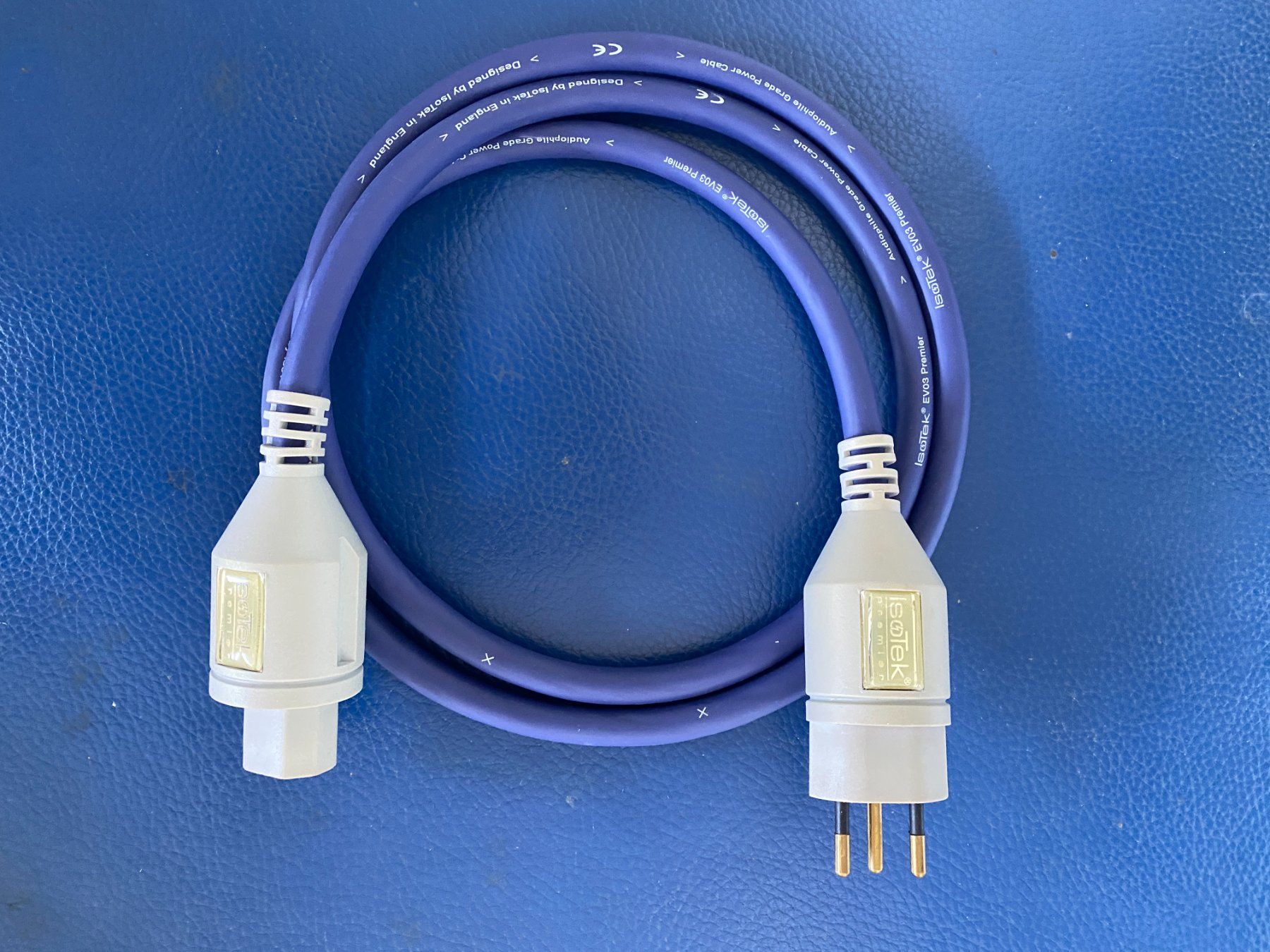 Isotek Kabel: Câble secteur Isotek EVO3 Premier – Gebraucht aus Cudrefin von HIFIFAN