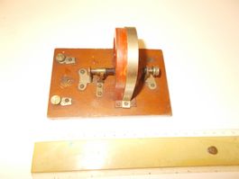 ANTRIEBS MODELL STROM GENERATOR ZUM ANTRIEB MIT MODELLDAMPFM