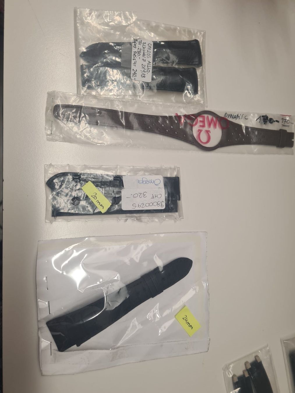 Omega Bracelets: Omega Lederbänder Gesamtpaket – Neuf avec emballage d'origine à Zug par L.A.Zug 2
