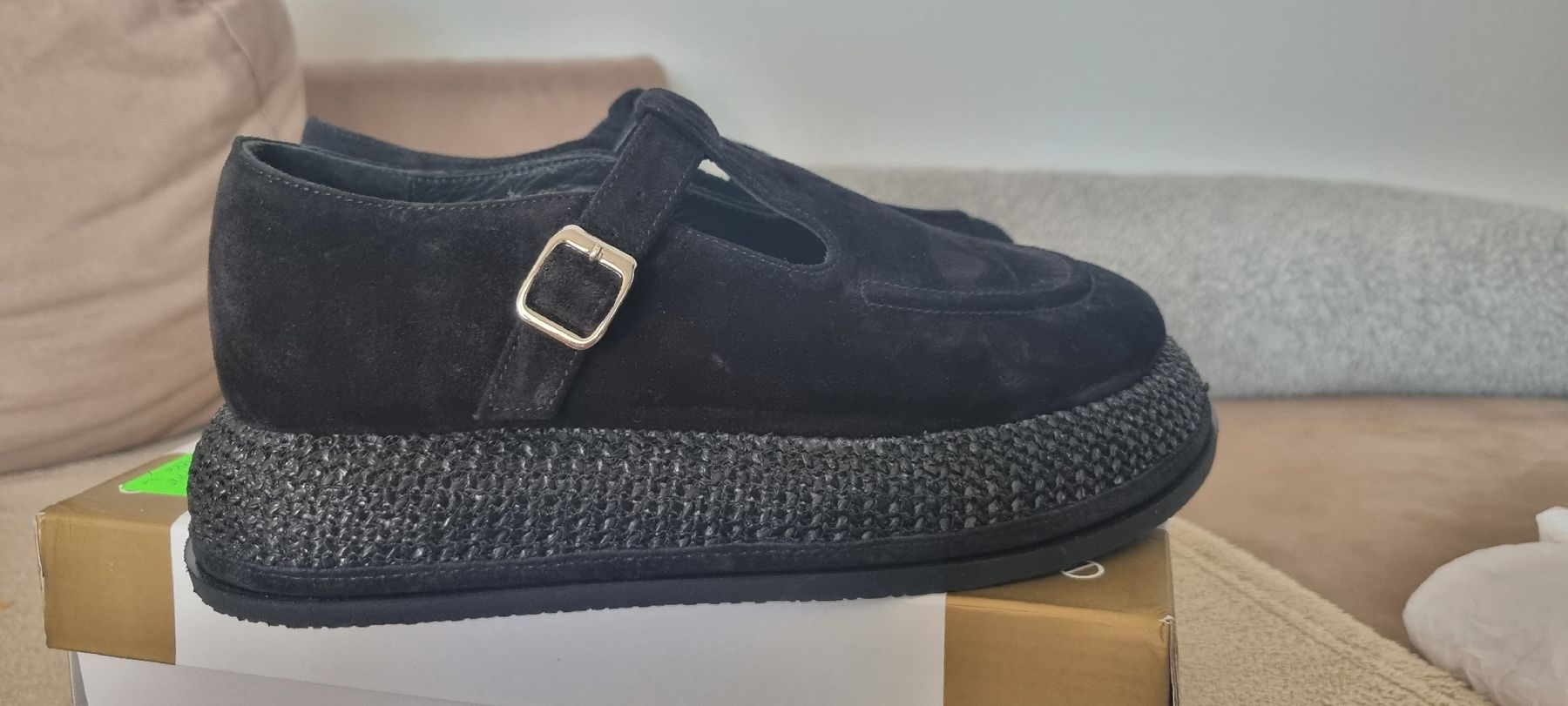 Scarpe da donna: Black Suede leather T-Strap Platform Shoes Size 37 – Nuovo (secondo la descrizione) da Kerzers venduto da ilo_8zmv 1
