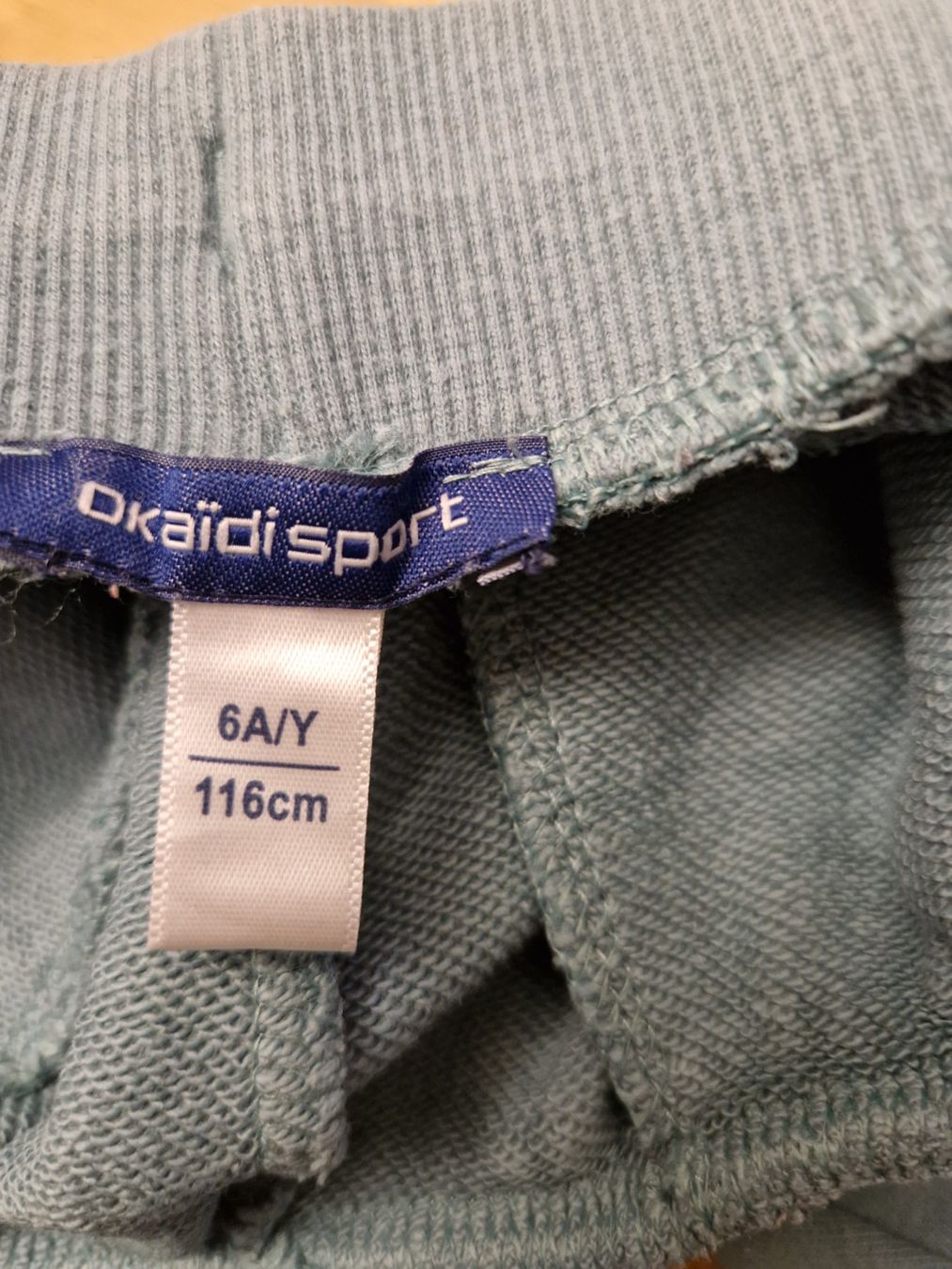 Okaidi Hosen: Trainerhose Gr. 116 Okaidi Sport – Gebraucht aus Davos-Dorf von Bpelikan 4