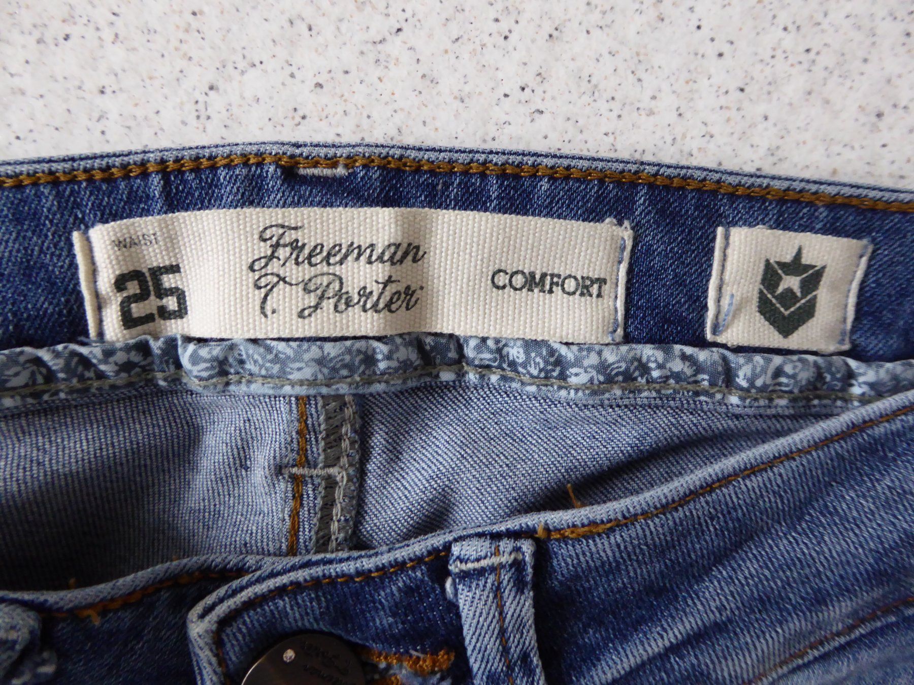 Jeans: Capri Jeans Freeman T. Porter Gr.25 – Gebraucht aus Neuenkirch von Sommer_1968 2