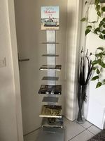 Originelles Büchergestell (ohne Bücher)