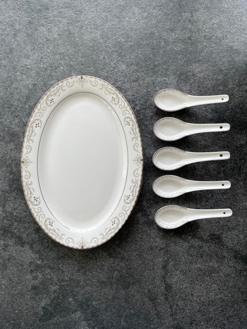 Set di piatti: LONGDA Geschirrset aus Fine Bone China - 16 Stück – Usato da Kilchberg ZH venduto da Simple.Life 2