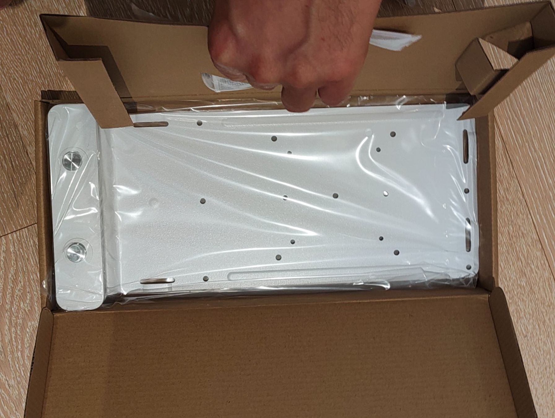 Logitech Fixations: Logitech Halterung PC Mount weiss – Neuf avec emballage d'origine à Ueberstorf par Aroa 1