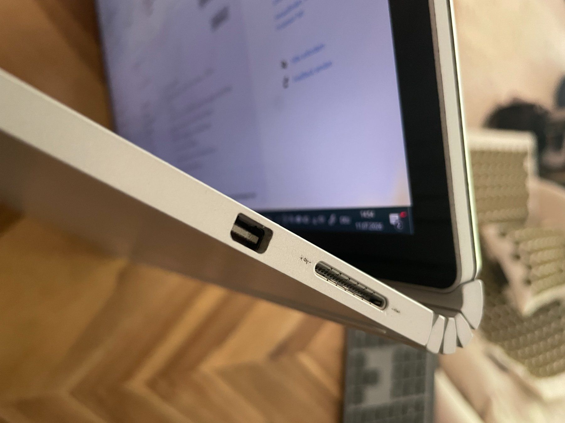 Microsoft Notebook: Microsoft Surface Book 13.5" i5 / 8 GB / 256 GB SSD - defekt – Difettoso da Liestal venduto da Seven92 3