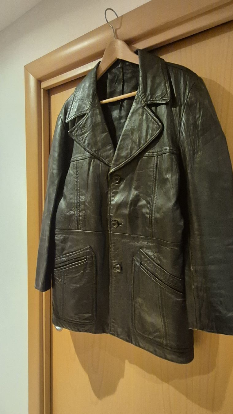 Cappotti: leather trench coat vintage size M – Usato da Genestrerio venduto da RUSTY_VIK 2