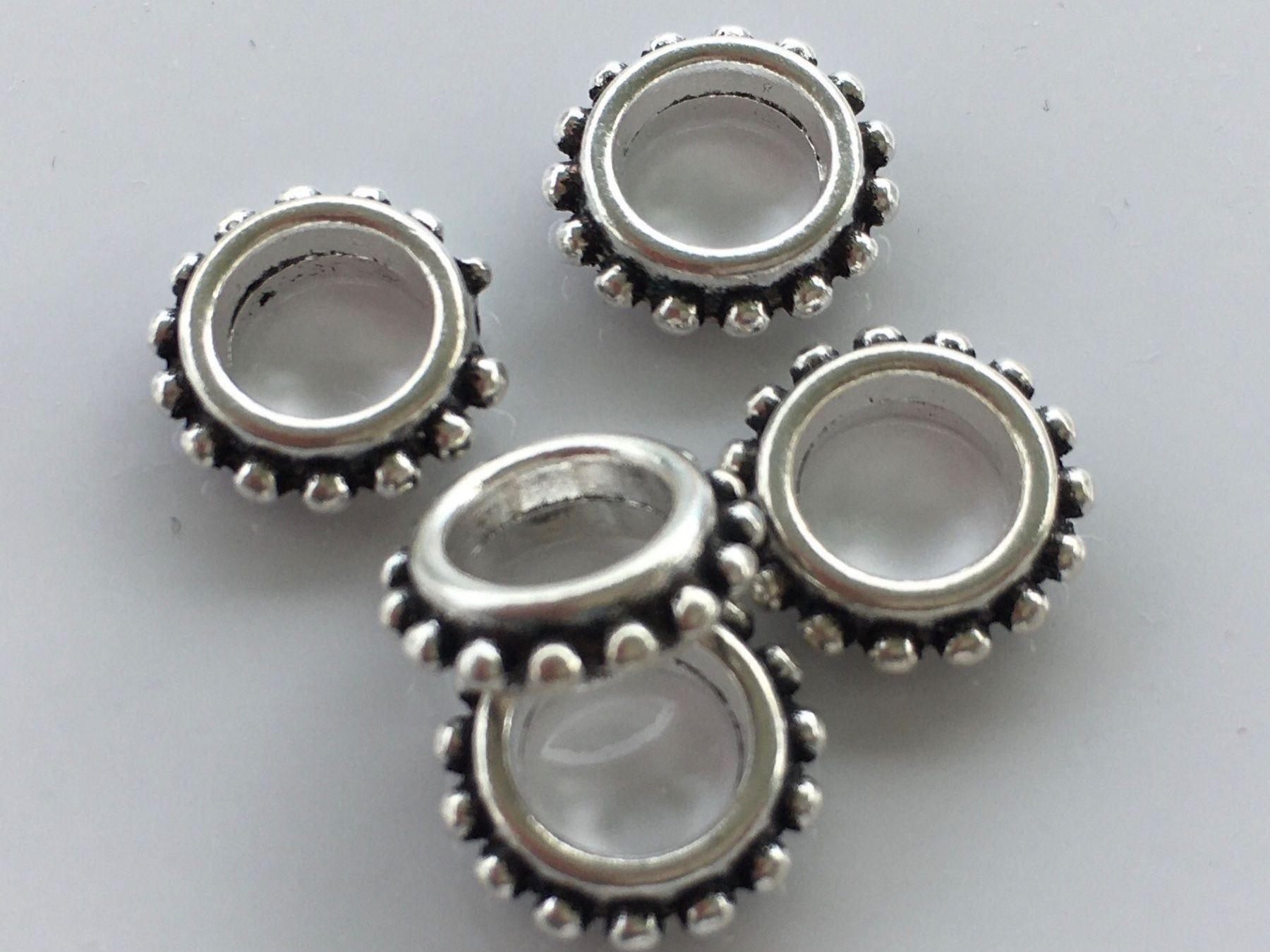 Perle (finte): Retro-Stil Ring antik Silbern, 13mm, 5 Stück – Nuovo (secondo la descrizione) da Stallikon venduto da perlenliebe