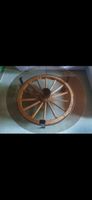 Couchtisch Wagenrad Holz Eisen Glasplatte guter Zustand
