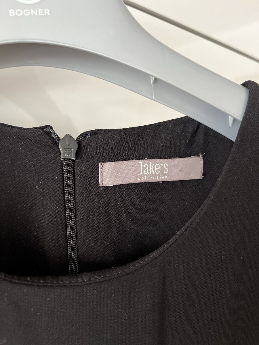 Kleider: Schwarzes Kleid (knielang) – Gebraucht aus Fiesch von Chloe09 3