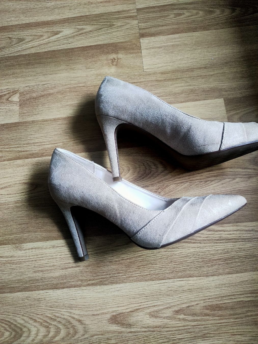 Scarpe da donna: High heels beige – Nuovo (secondo la descrizione) da Zürich venduto da mar_dl57