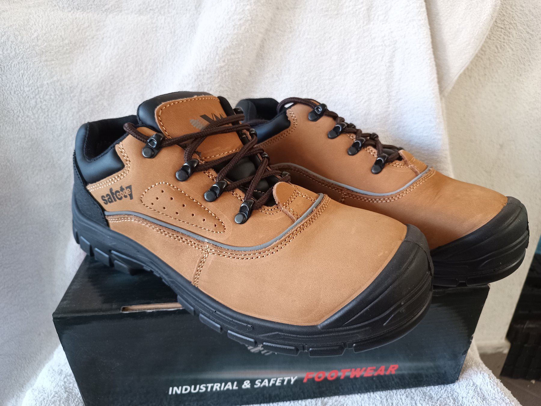Herrenschuhe: Arbeitsschuhe / Sicherheitsschuhe S3 43 – Neu und originalverpackt aus Oberegg von 19franzi94 1