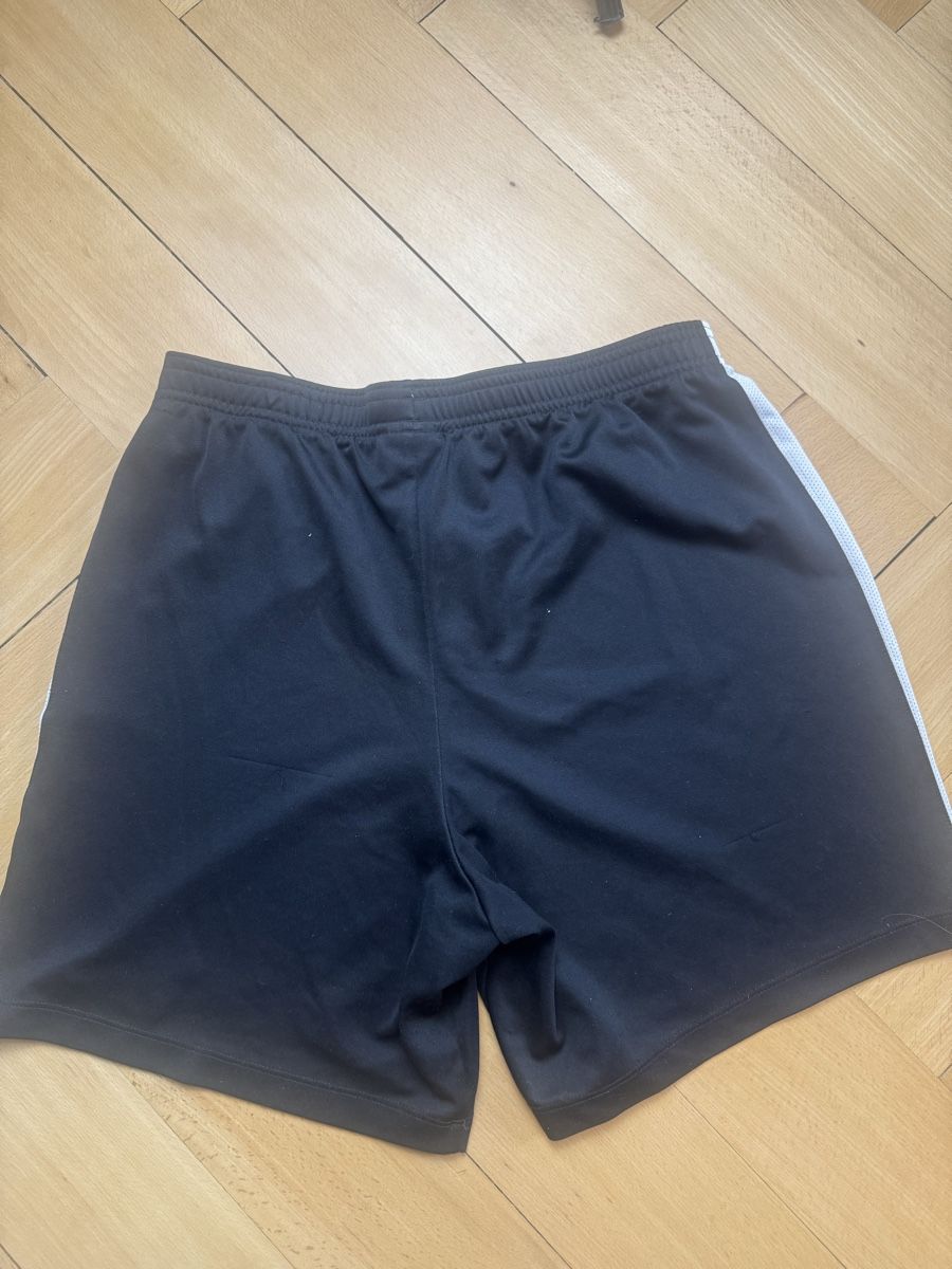Pantaloni: Nike Sportshorts schwarz  – Usato da Bern venduto da Mancini 1