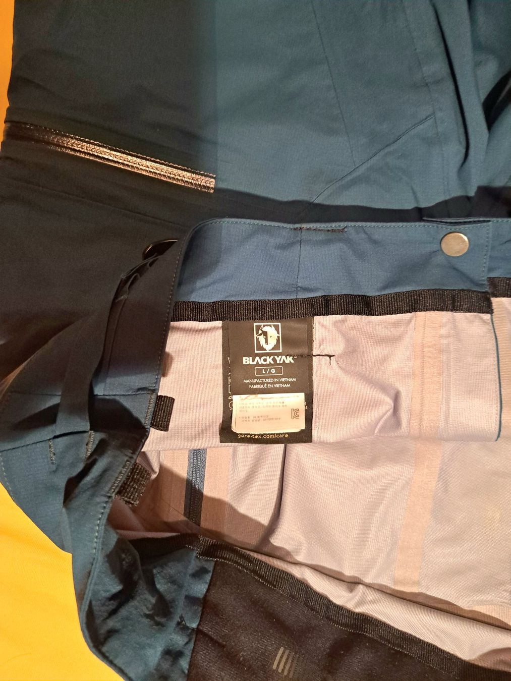 Pantaloni: Black Yack damen Hose – Usato da Grächen venduto da ef5_5yr9 4