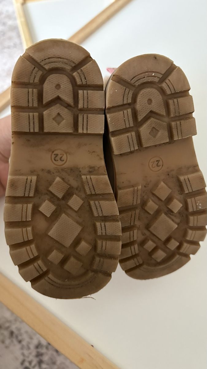 Dosenbach Scarpe per ragazze: Kinder Winterschuhe  beige Grösse 22 – Usato da Füllinsdorf venduto da GoldenLeaf 2