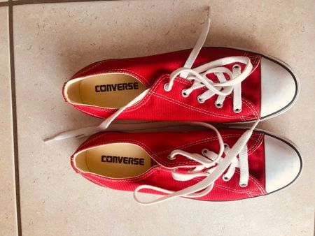 Rote Converse All Stars, Grösse 40 (UK6) Top Zustand