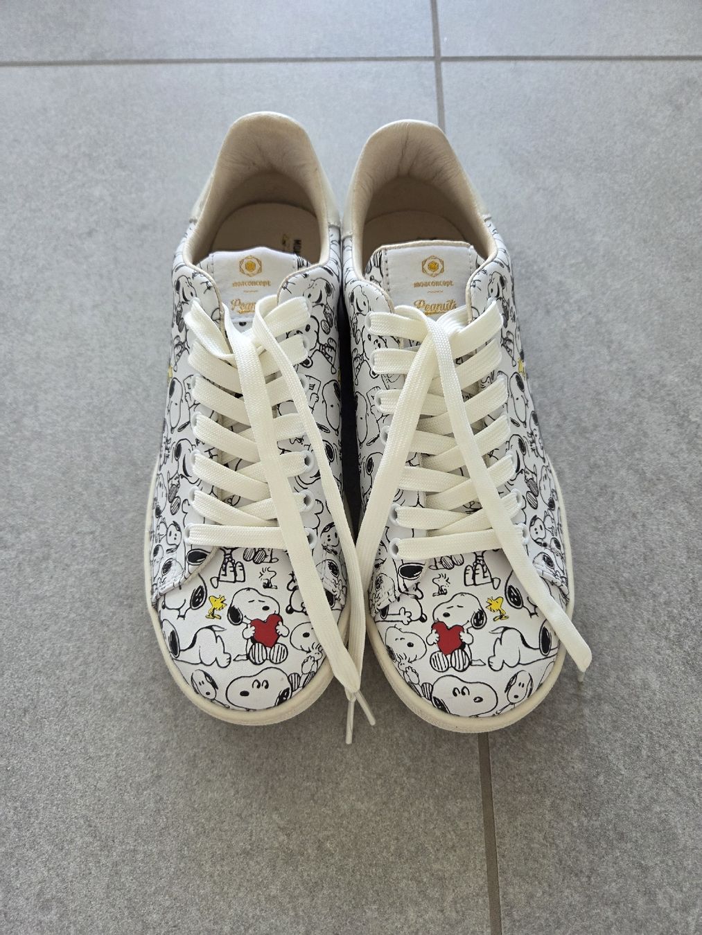Scarpe da uomo: Peanuts Sneaker von Moa Concept Weiss/Bunt Gr. 39 – Nuovo (secondo la descrizione) da Schenkon venduto da jinibi