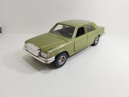 1:24 Mercedes-Benz 450 SEL Bburago