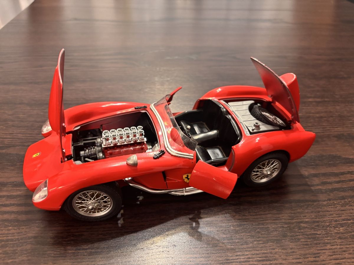 Bburago Modellini d'auto: Rotes Ferrari-Modellauto, Testa Rossa 1957, 1:18 – Nuovo (secondo la descrizione) da Unterentfelden venduto da Nadineb23 4