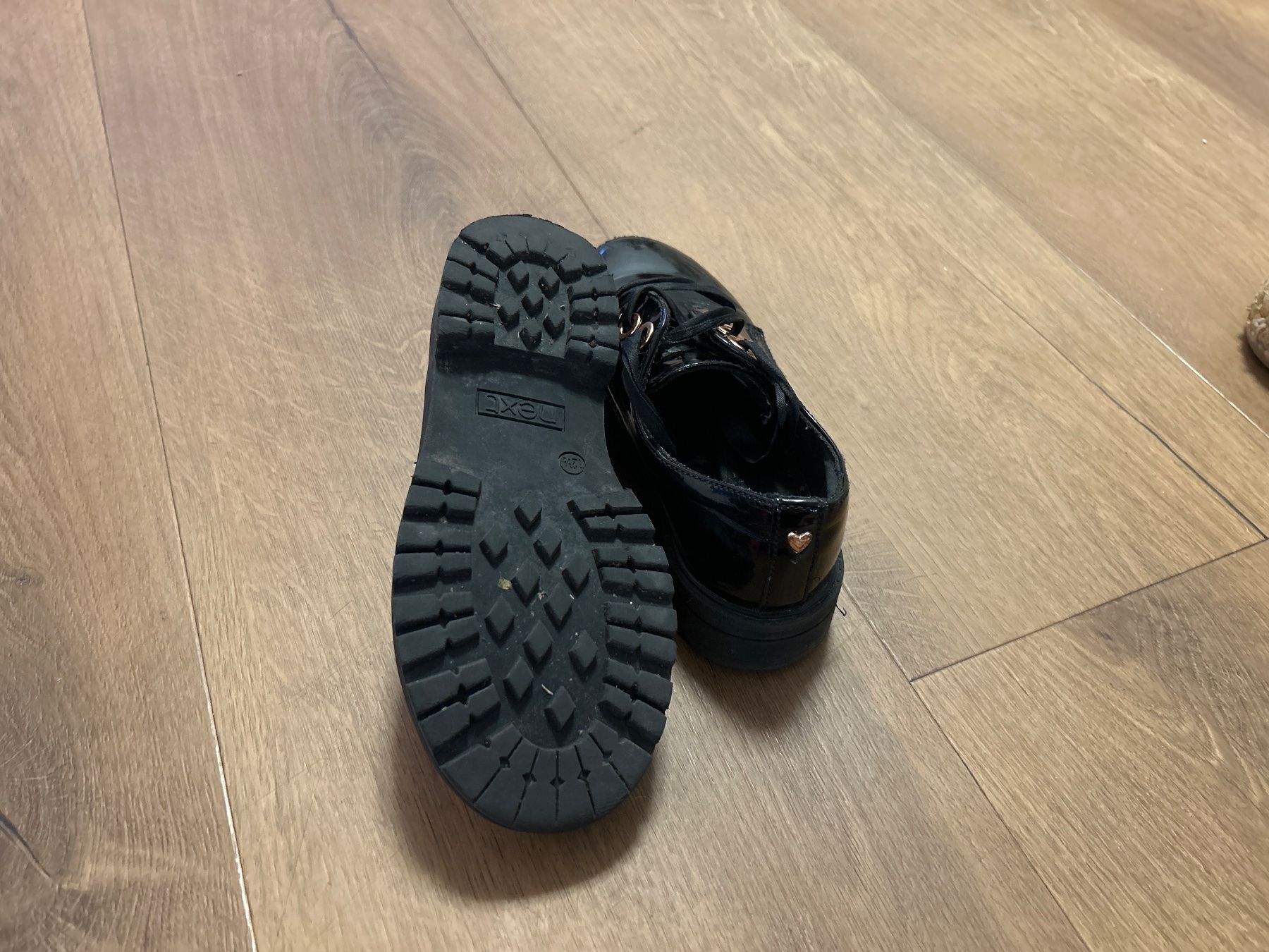 Next Scarpe per ragazze: Next Halbschuhe Lack Mädchen Gr 32.5 – Usato da Regensdorf venduto da Spyke55 4