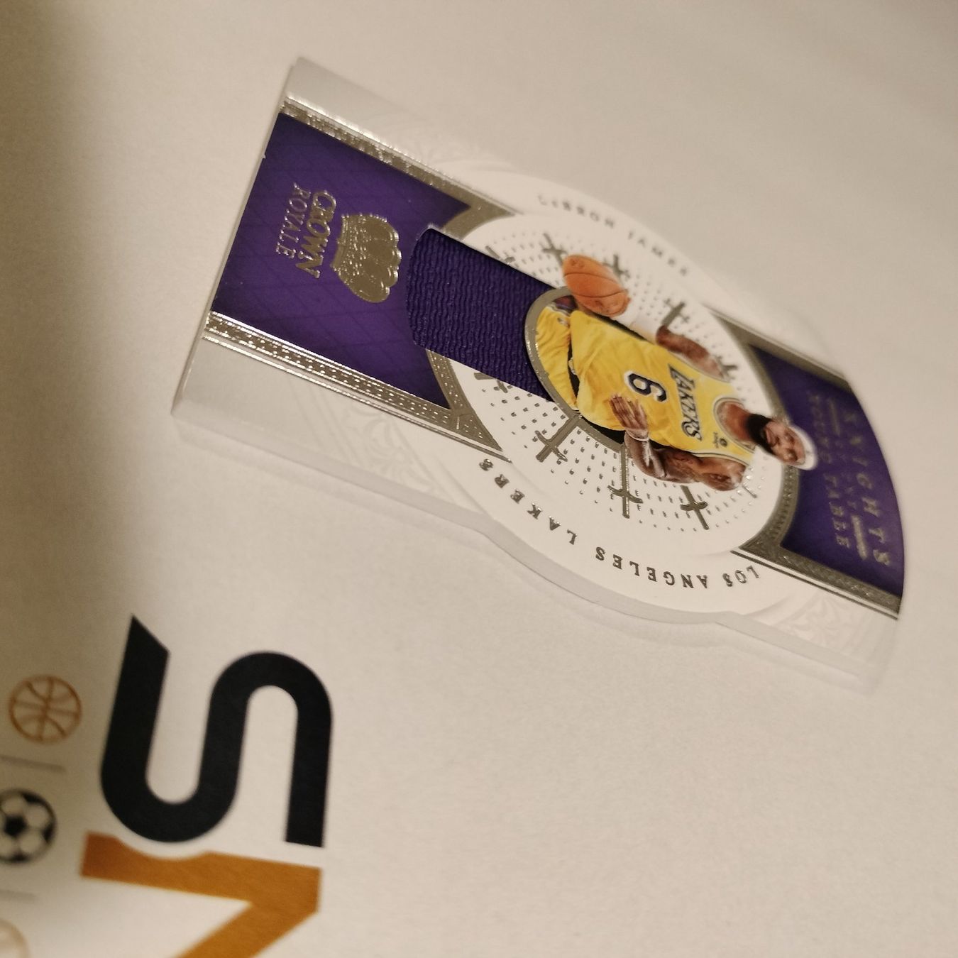 Panini Carte collezionabili: LeBron James Crown Royale Game-Worn Jersey – Nuovo (secondo la descrizione) da Bern venduto da SportsMemos 1