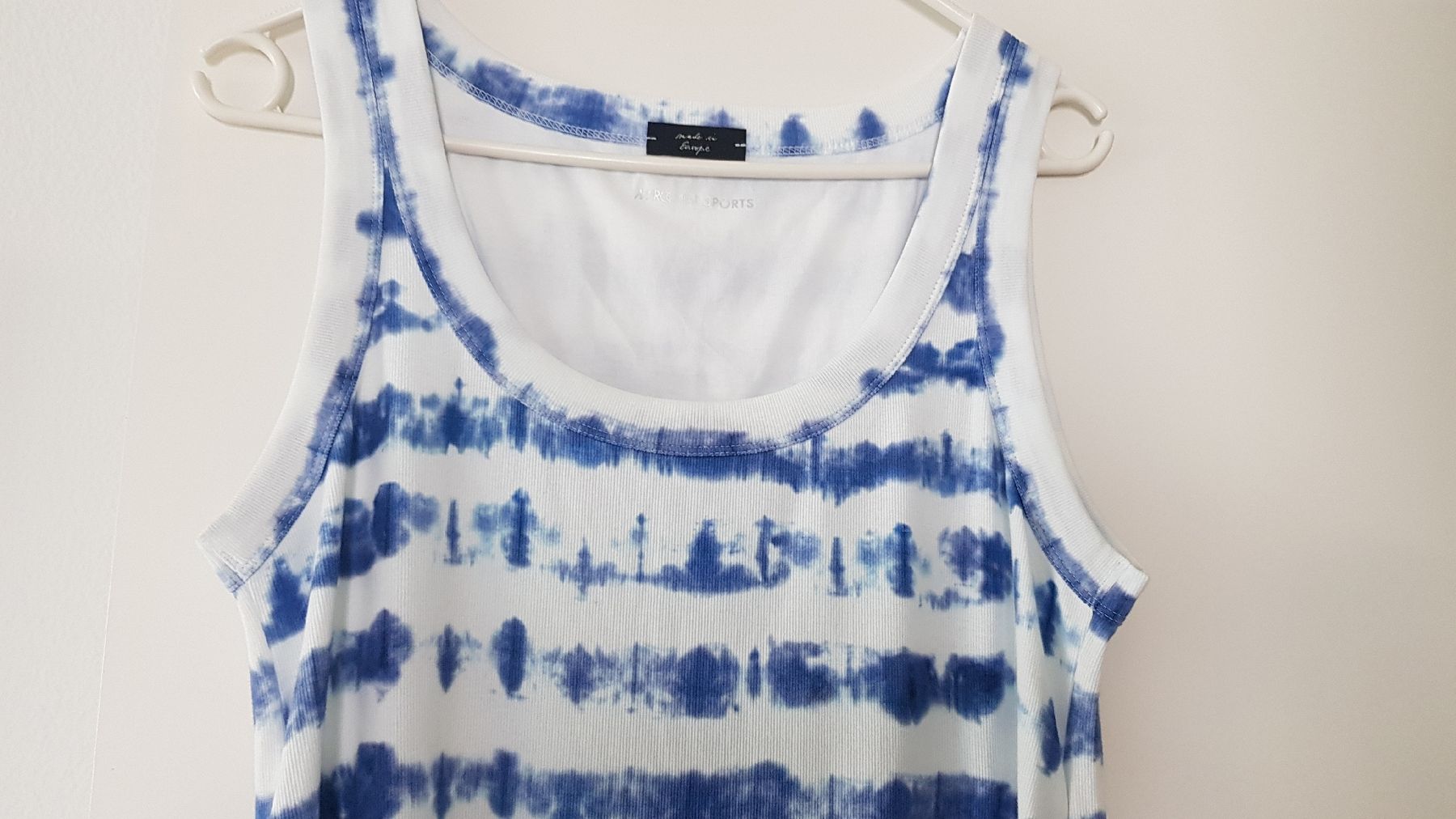 Marc Cain Vestiti: Wunderschönes Marc Cain Sommerkleid in Batikoptik – Nuovo e nell'imballaggio originale da Geuensee venduto da sonnenstunden 1