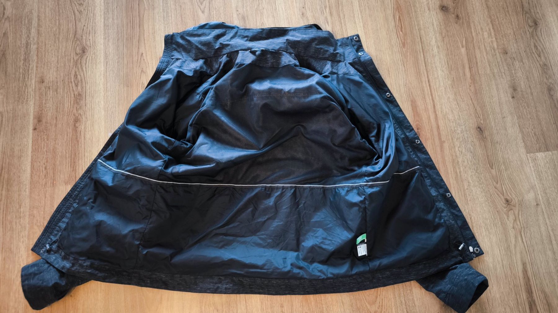 Vaude Jacken: Vaude Jacke 52 L – Gebraucht aus Ebikon von brombomboli 4