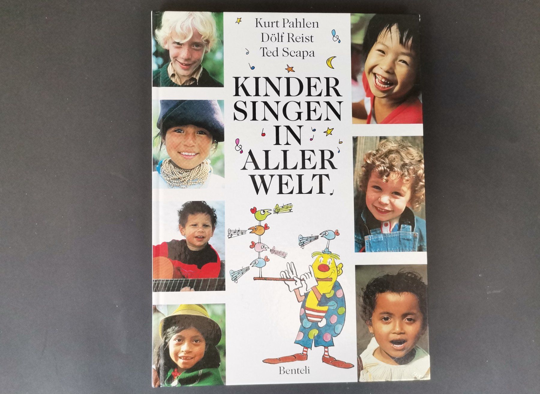 Libri: BUCH Kinder singen in aller Welt – Usato da Schaffhausen venduto da Restwert_SH