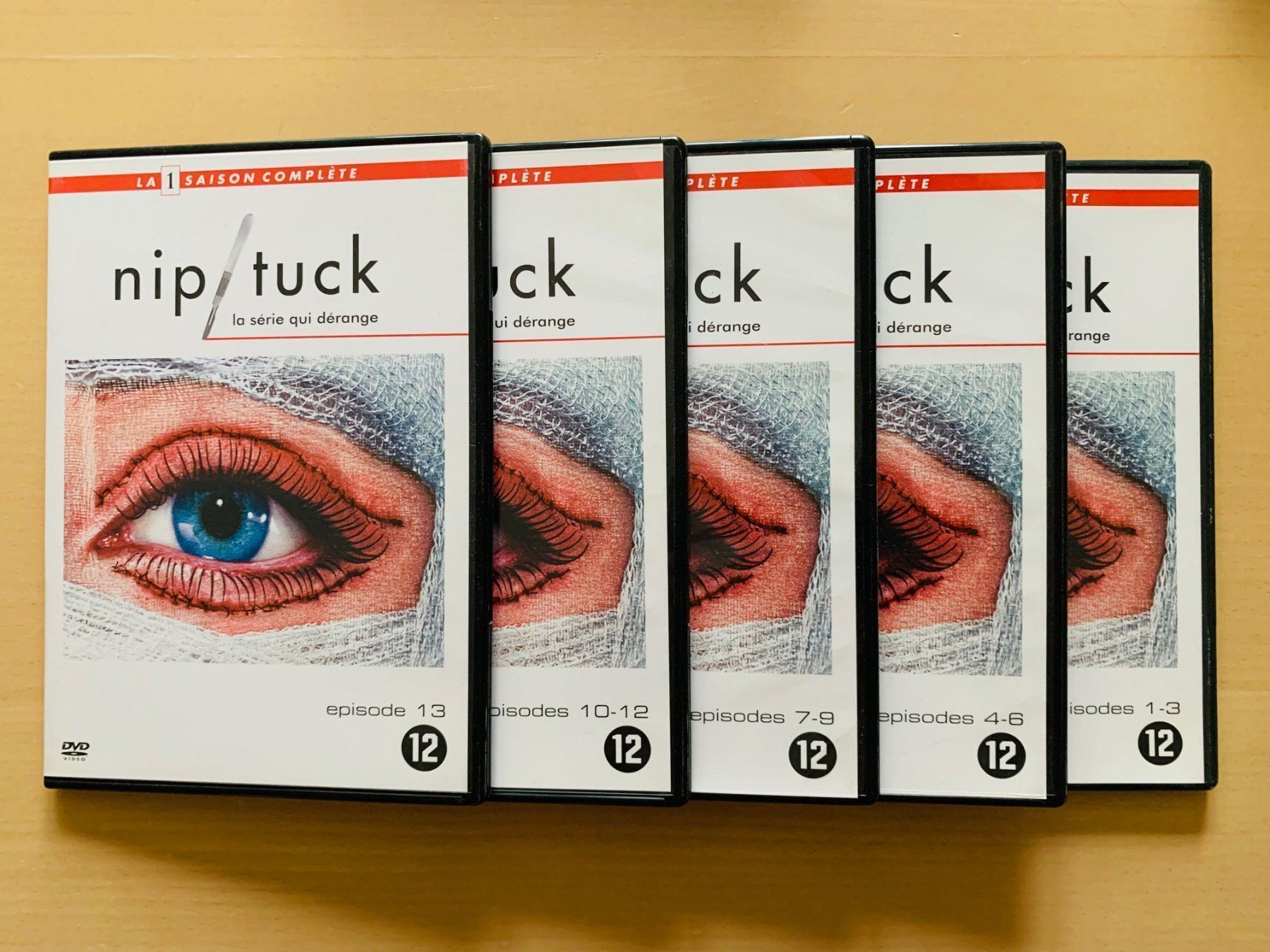 Tutti i DVDs: Série - Nip Tuck / Saison 1 complète – Usato da Soyhières venduto da Spartan117