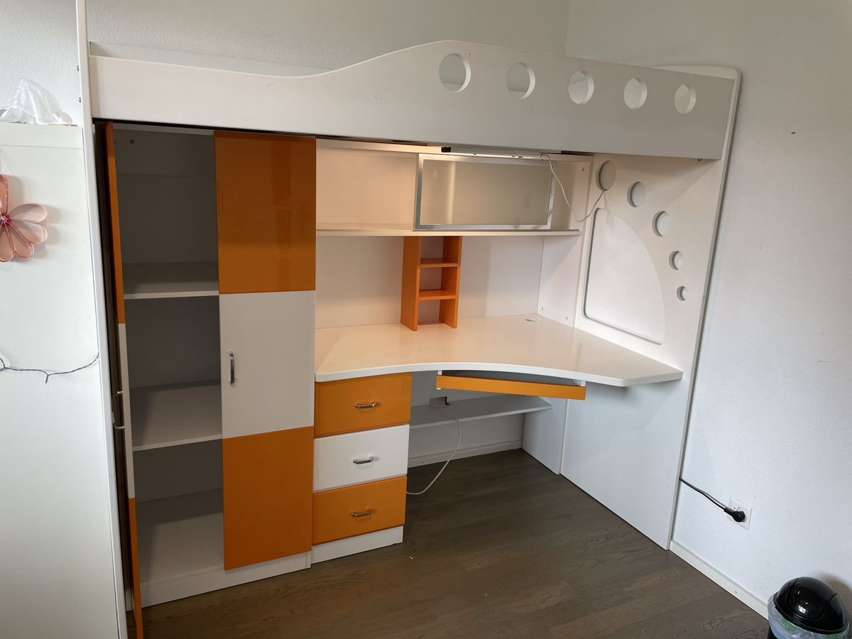 Schreibtische: Schreibtisch mit integriertem Schrank – Gebraucht aus Unterstammheim von Pipo_81