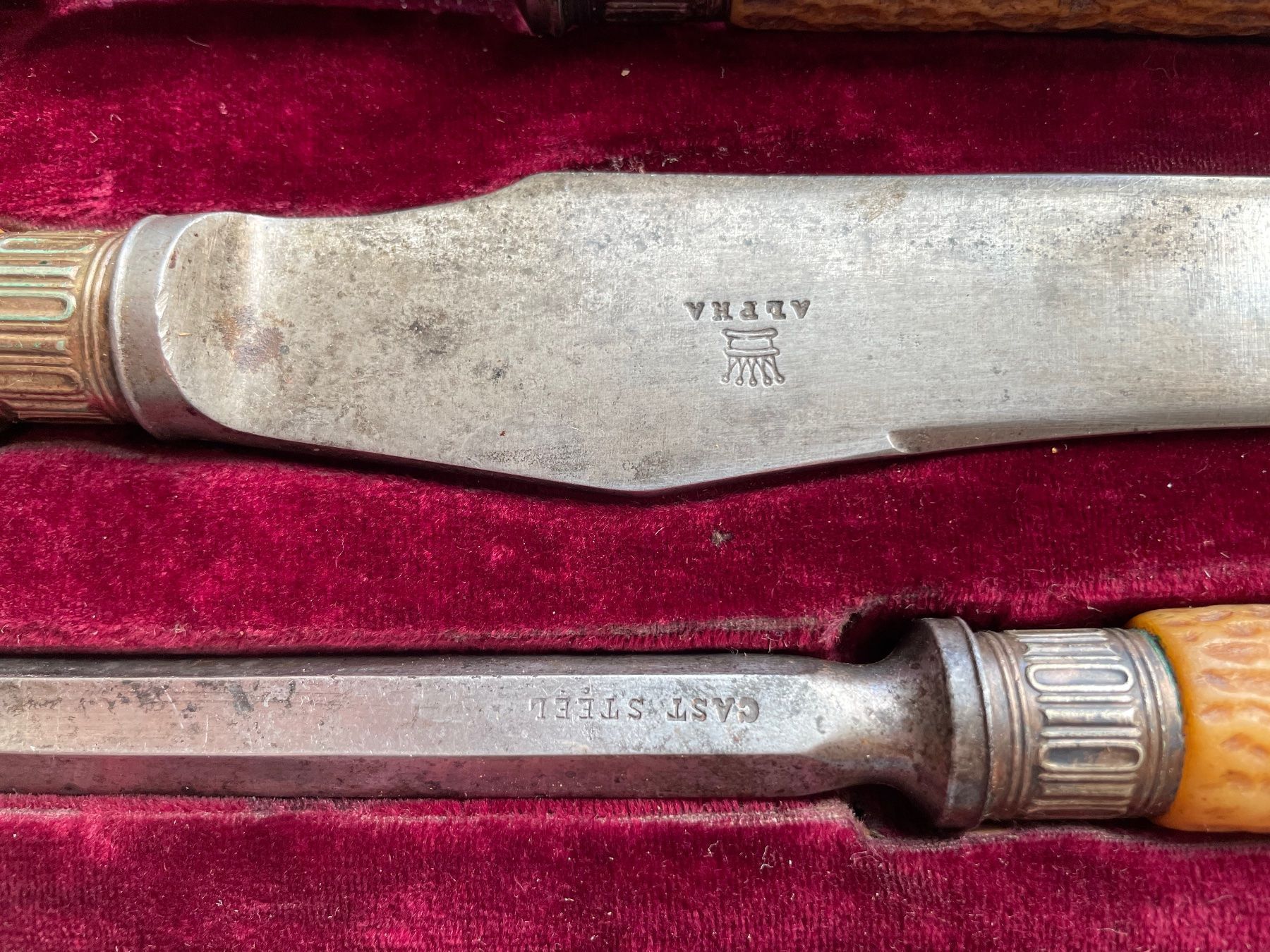 Set di posate: Altes Tranchierbesteck – Usato da Therwil venduto da Loup000 4