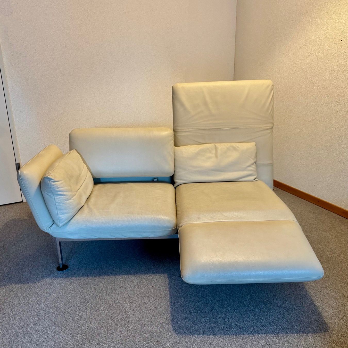 Brühl Sofas: Brühl Ledersofa ecru – Gebraucht aus Bülach von Bmricardo 1