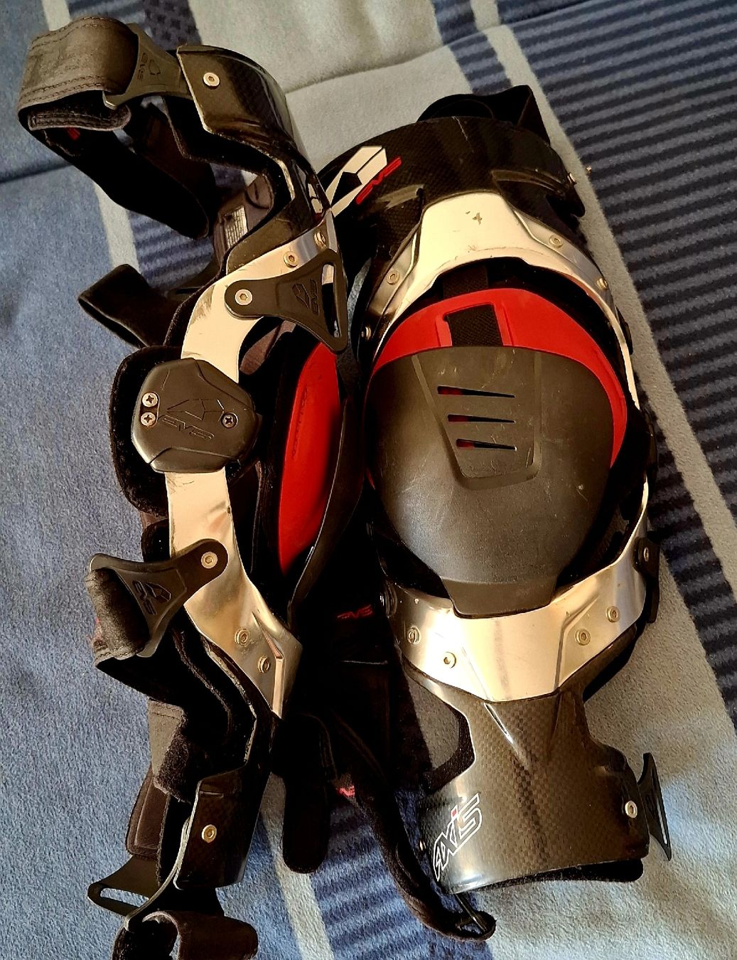 Protezioni & Imbottiture: EVS Web Pro Knieorthese – Usato da Urdorf venduto da Ferdy39 2