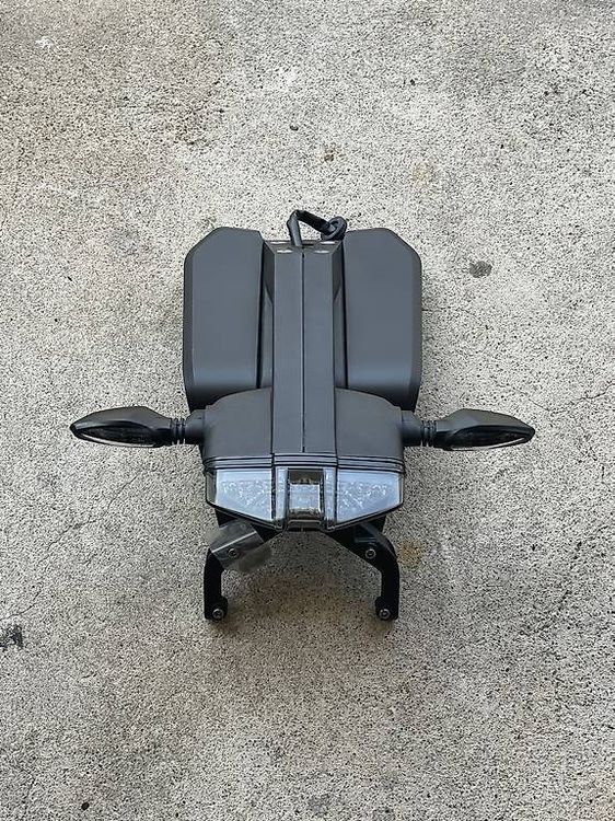 Tutti i ricambio per moto: Support de plaque ktm 790/890 duke – Usato da Yverdon-les-Bains venduto da arn_cd5x