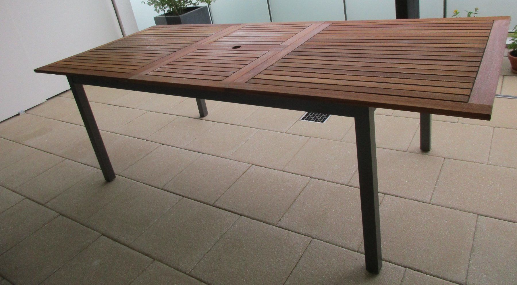 Tables: Gartentisch Alu/Holz – D'occasion à Wil SG par Keppo6 3
