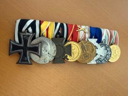 Eisernes Kreuz, 8-teilige Spange mit Urkunden, Etui