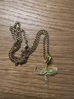 Schöne goldene Kette mit Isis